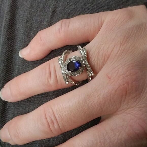 Silver and Blue Stone Ladies Cocktail Ring 7 - Picture 3 of 9